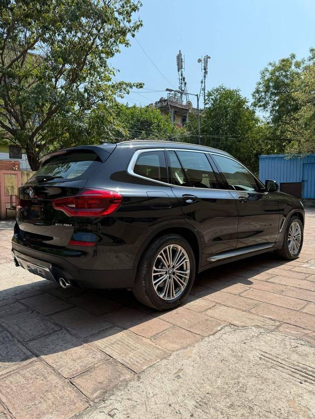 https://images10.gaadi.com/usedcar_image/4586363/original/processed_0d1314d9f96d99b7fe2f57d2b151876e.jpg?imwidth=6402