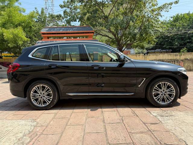 https://images10.gaadi.com/usedcar_image/4586363/original/processed_8e5f28faf264bdd792d69a3209506c43.jpg?imwidth=6401