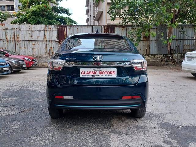 https://images10.gaadi.com/usedcar_image/4586372/original/processed_e3f35d4be1d8210f165f7d584a2a60d6.jpeg?imwidth=6401
