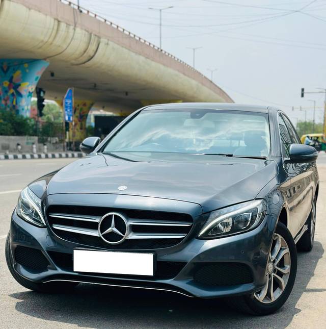https://images10.gaadi.com/usedcar_image/4586374/original/processed_0e2a6ff4a482d28cade2d609c561fd25.jpg?imwidth=6401