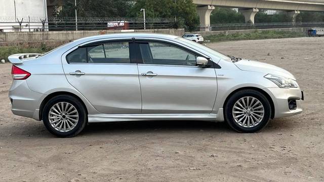 https://images10.gaadi.com/usedcar_image/4586383/original/processed_0c0c883a6c9dda6a8107a92a0f45fd07.jpg?imwidth=6401