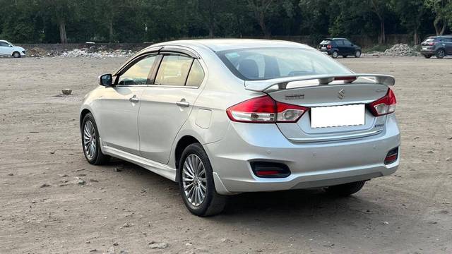 https://images10.gaadi.com/usedcar_image/4586383/original/processed_4223bb44c8a02c662bd69d850c56ca25.jpg?imwidth=6402