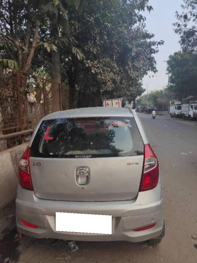 https://images10.gaadi.com/usedcar_image/4586391/original/processed_89a354f5-15f7-4c8a-bb7b-a5fff1d5c168.jpg?imwidth=6401