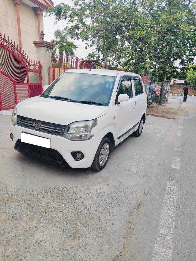 https://images10.gaadi.com/usedcar_image/4586392/original/processed_9209994a13e3e3cc850ed2d563df0de4.jpg?imwidth=6402