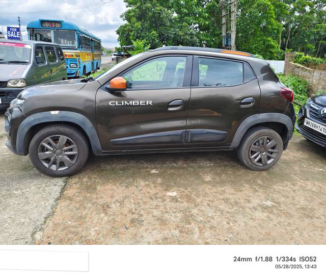 https://images10.gaadi.com/usedcar_image/4586399/original/processed_e48ef068d3fe06e88da91c21db827f6d.jpg?imwidth=6402