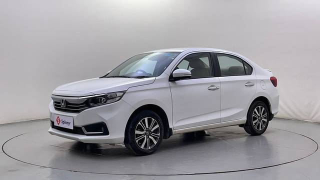 https://images10.gaadi.com/usedcar_image/4586405/original/0e948499b585646e21cb64d2c2f05a63.JPG?imwidth=6400