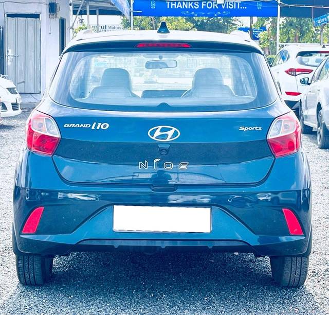https://images10.gaadi.com/usedcar_image/4586408/original/processed_b61b9a501bc01150142b363ec5a40876.jpg?imwidth=6401