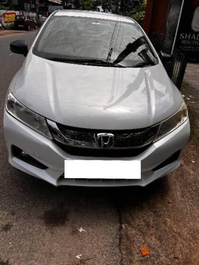 https://images10.gaadi.com/usedcar_image/4586415/original/processed_ee72e564-e40f-4113-9fb0-ff9e44e8ff61.jpeg?imwidth=6400
