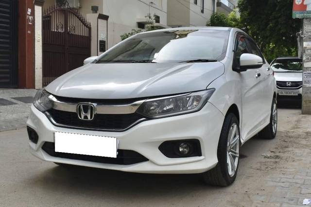 https://images10.gaadi.com/usedcar_image/4586420/original/processed_ade5c76e2f93e4a98d182320943417fe.jpg?imwidth=6402