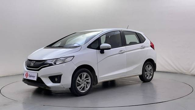 https://images10.gaadi.com/usedcar_image/4586436/original/0e33aab08420e3a6d2430a028c00aba6.JPG?imwidth=6400