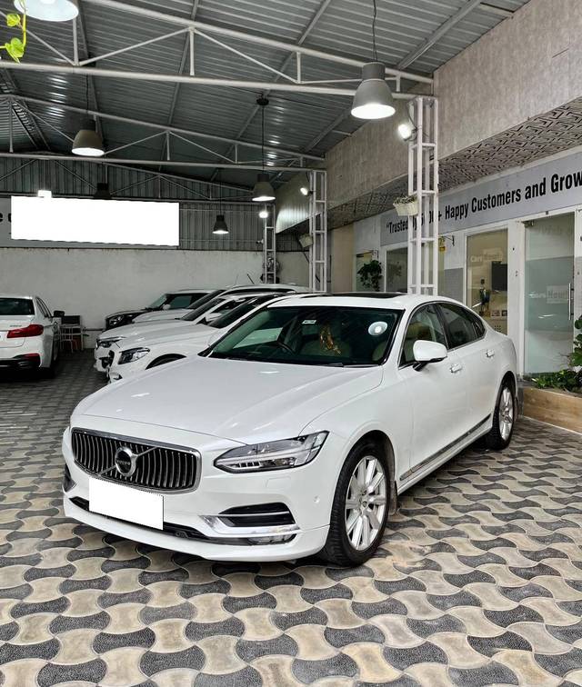 https://images10.gaadi.com/usedcar_image/4586487/original/processed_9730bfd3756d2ac756cb9a970985ed35.jpg?imwidth=6400