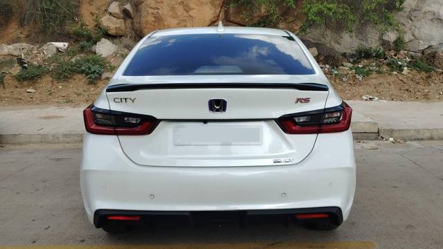 https://images10.gaadi.com/usedcar_image/4586506/original/processed_acc2b454f3cc9ec82f3a5c42d86e8923.jpeg?imwidth=6402