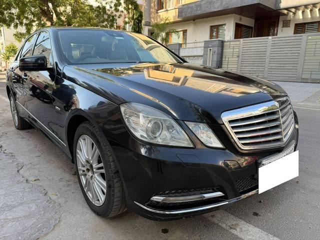 https://images10.gaadi.com/usedcar_image/4586542/original/processed_6ef5817e-9e28-4e14-986c-e20247149c4b.jpg?imwidth=6402