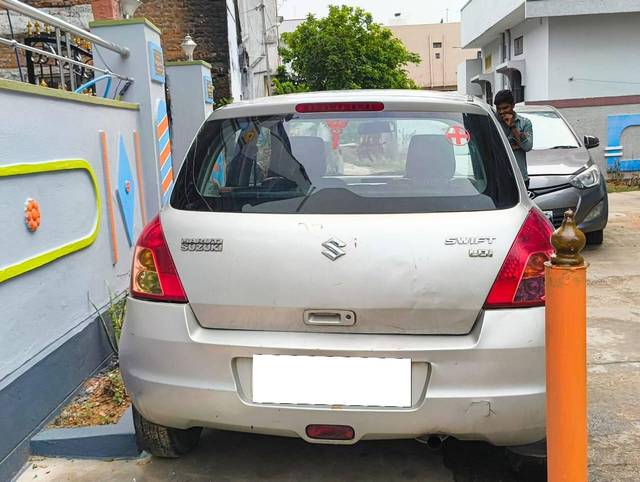 https://images10.gaadi.com/usedcar_image/4586547/original/processed_f18bab92-46b8-4ef2-bd17-a0512e6c053b.jpg?imwidth=6401
