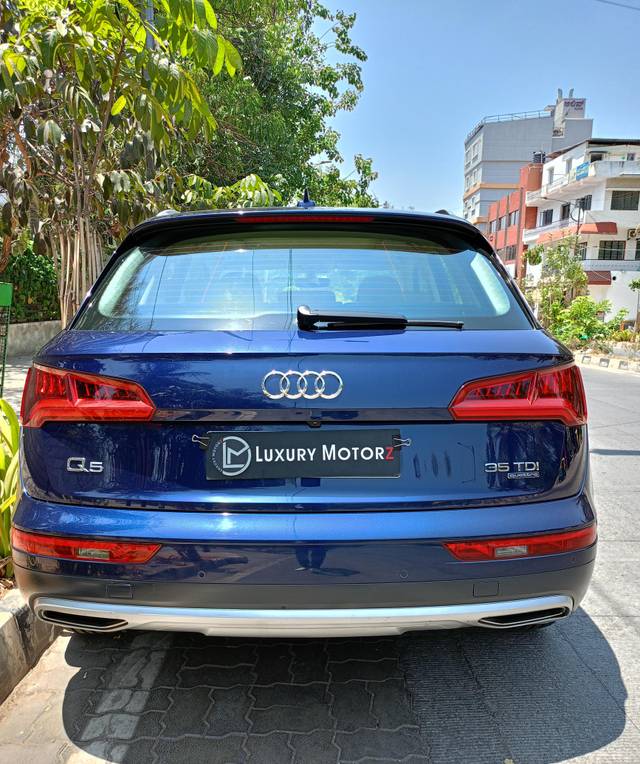 https://images10.gaadi.com/usedcar_image/4586569/original/processed_dc2a2b7ecdbd266b427f43422691608a.jpg?imwidth=6401