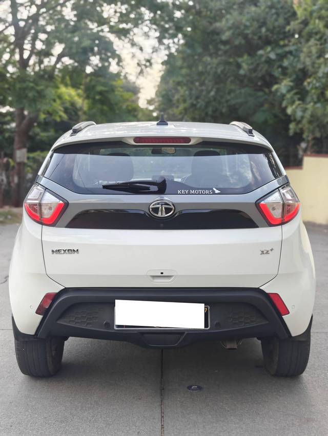 https://images10.gaadi.com/usedcar_image/4586600/original/processed_67e391f821af5d1f836c1a013a4347d5.jpg?imwidth=6402
