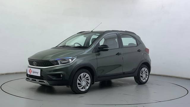 https://images10.gaadi.com/usedcar_image/4586610/original/c007c7f7aa7aa60f3f184573c5316347.JPG?imwidth=6400