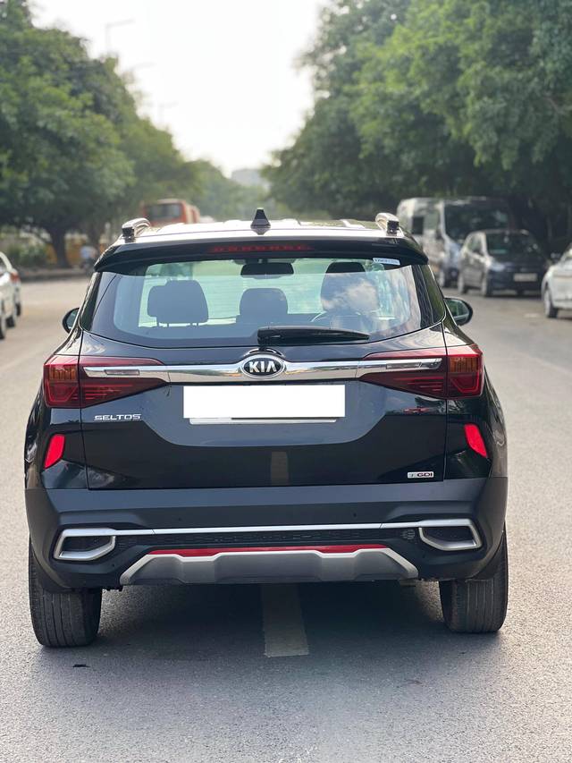 https://images10.gaadi.com/usedcar_image/4586614/original/processed_32ea7c9d3847d3b2e2e4a00808376075.jpg?imwidth=6401