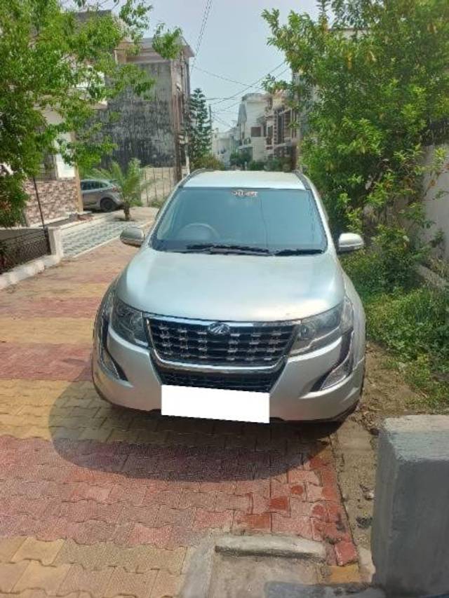 https://images10.gaadi.com/usedcar_image/4586618/original/processed_483c404f-389b-454a-ae65-2f2f58c91e45.jpg?imwidth=6400