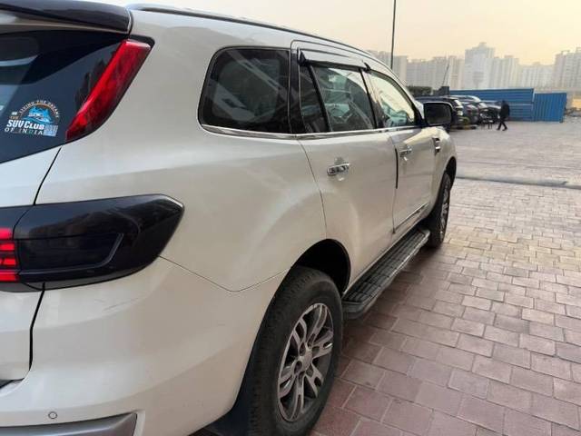 https://images10.gaadi.com/usedcar_image/4586619/original/processed_33f417de-f9af-417f-a66c-880af39e3bc3.jpeg?imwidth=6402