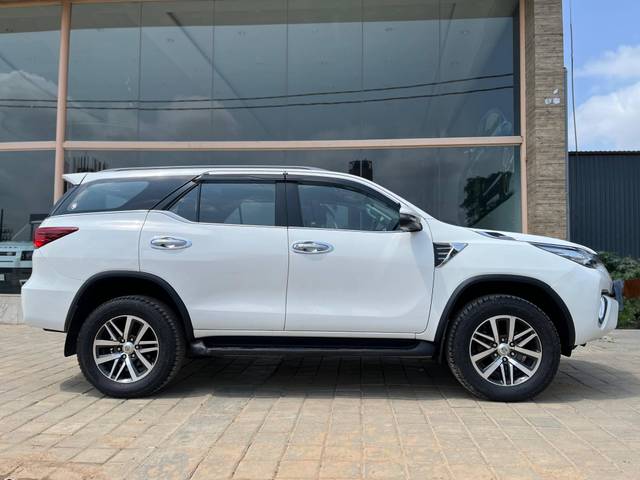 https://images10.gaadi.com/usedcar_image/4586638/original/processed_7f423abb76b4d6eb0dddfc310ab0f68e.jpg?imwidth=6401