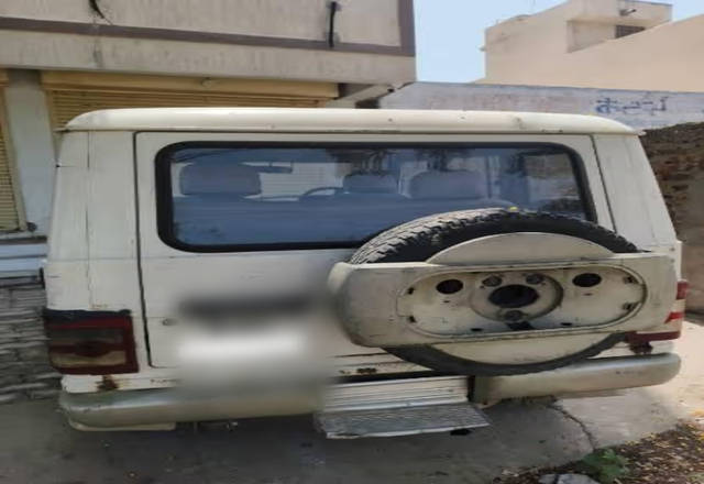 https://images10.gaadi.com/usedcar_image/4586653/original/7cfffe85-b946-491f-bd1d-c3c6fb8d9f21.?imwidth=6401