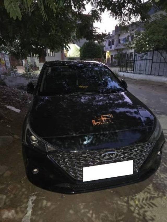 https://images10.gaadi.com/usedcar_image/4586676/original/processed_9863e506-d9fa-4bb4-bb9d-8a74a14b7aca.jpeg?imwidth=6400