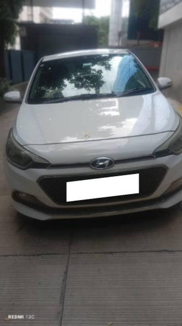 https://images10.gaadi.com/usedcar_image/4586703/original/processed_3358c8e7-44c9-455c-971e-8847f90a54d0.jpg?imwidth=6401