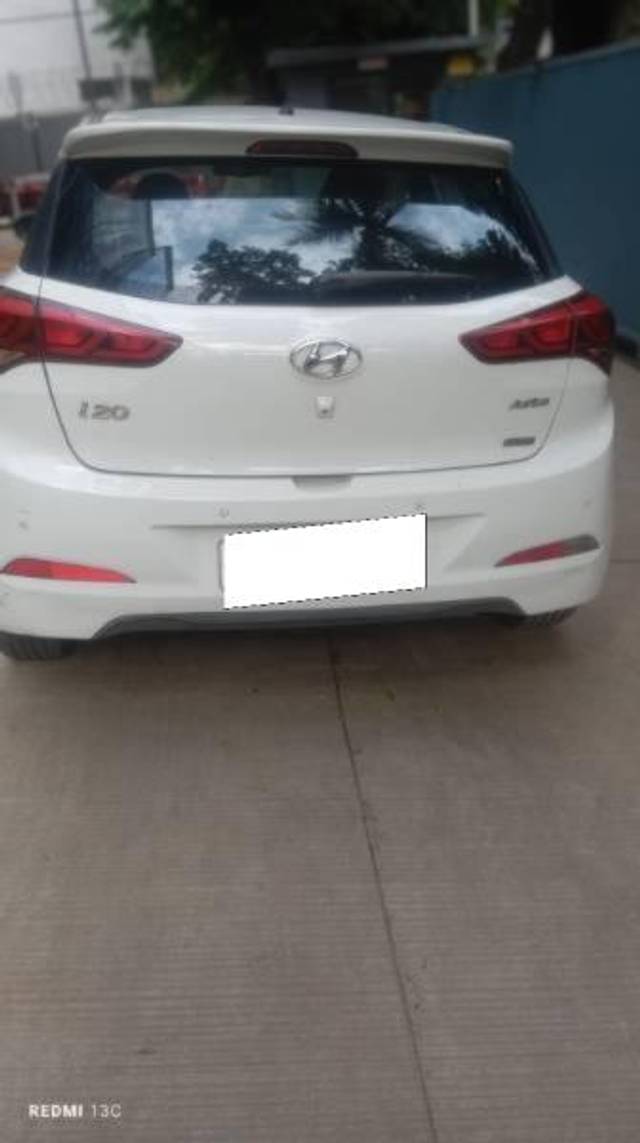 https://images10.gaadi.com/usedcar_image/4586703/original/processed_a8178150-e90d-4402-b93d-67ea2c1e2887.jpg?imwidth=6400