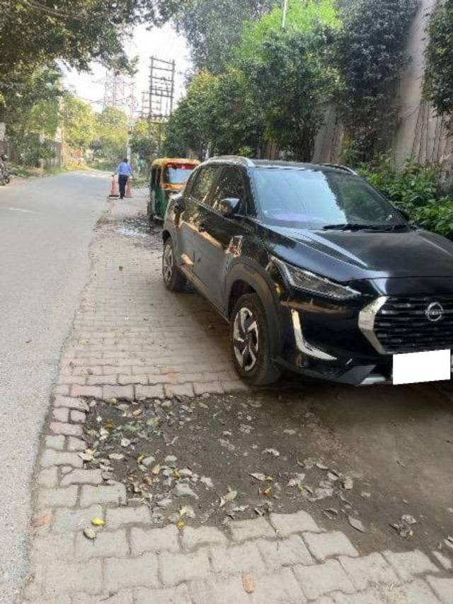 https://images10.gaadi.com/usedcar_image/4586741/original/processed_7d31ce56-424a-4677-9701-0cfb97225647.jpeg?imwidth=6401