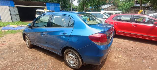https://images10.gaadi.com/usedcar_image/4586742/original/processed_6a655dec42acc3af6e76fa5183fa029c.jpg?imwidth=6402