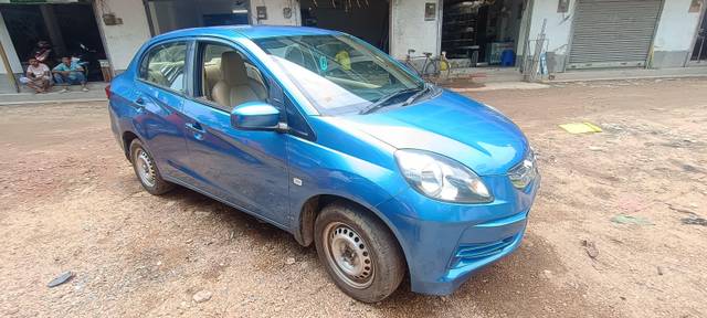 https://images10.gaadi.com/usedcar_image/4586742/original/processed_de3b39ad4661ee3790c9813eabd93456.jpg?imwidth=6400