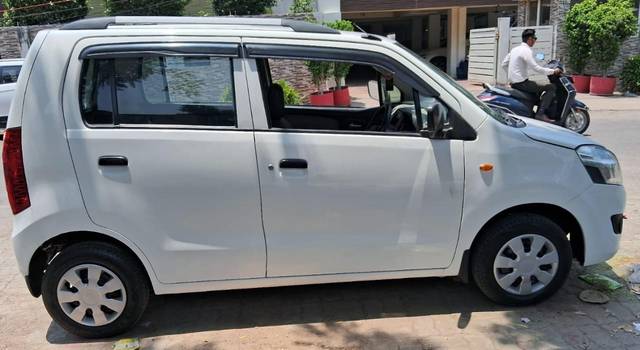 https://images10.gaadi.com/usedcar_image/4586766/original/8aa38c8976cb7261d30e57c346258597.jpg?imwidth=6401