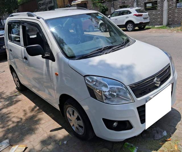 https://images10.gaadi.com/usedcar_image/4586766/original/processed_dcf2d9211ce3d97389cf009b597e5782.jpg?imwidth=6400