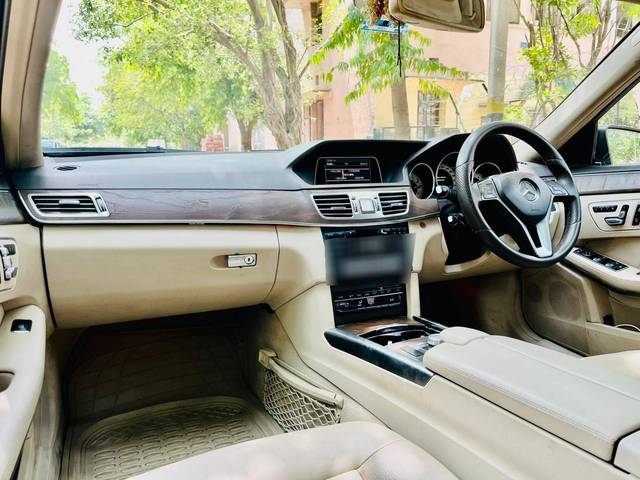 https://images10.gaadi.com/usedcar_image/4586776/original/processed_557f9d07774346a97c51f57d58d4a573.jpg?imwidth=6401