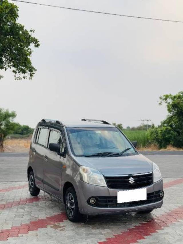 https://images10.gaadi.com/usedcar_image/4586779/original/processed_edd0a286-2b4b-4fe3-b069-9e0e80670747.jpg?imwidth=6400