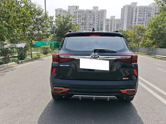 https://images10.gaadi.com/usedcar_image/4586787/original/processed_aed9014ffccf52687a9d04bcee65faf1.jpg?imwidth=6402