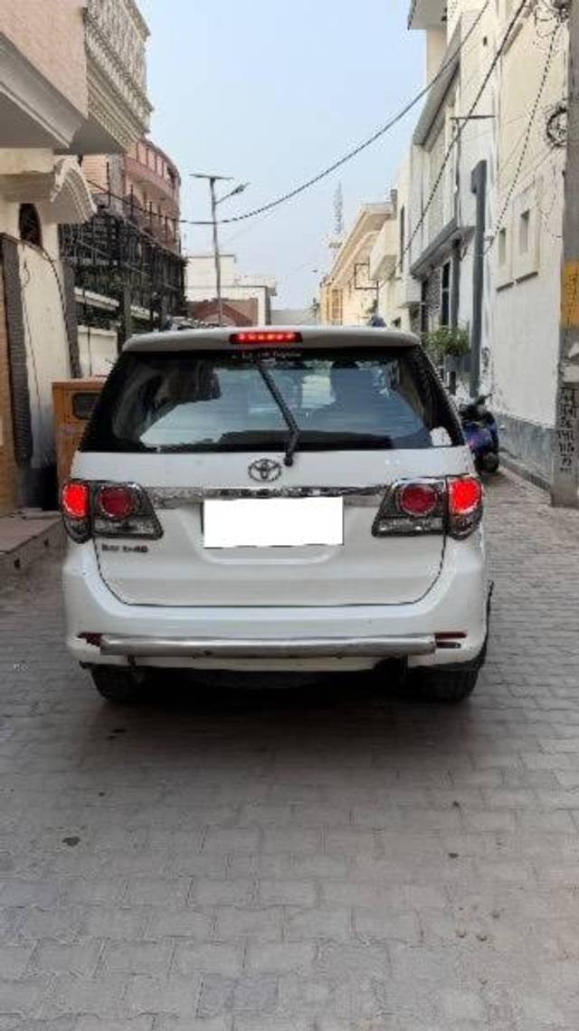 https://images10.gaadi.com/usedcar_image/4586789/original/processed_3256c809-0ef4-4114-a09b-a3ce051cacfb.jpeg?imwidth=6402