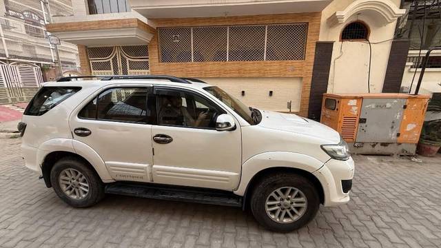 https://images10.gaadi.com/usedcar_image/4586789/original/processed_d9fc1599-a151-40b4-90cf-a6cd36a6a456.jpeg?imwidth=6401