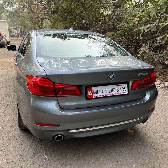 https://images10.gaadi.com/usedcar_image/4586824/original/processed_63d935ee4c0cc8a59efe908368cd4fdf.jpg?imwidth=6402