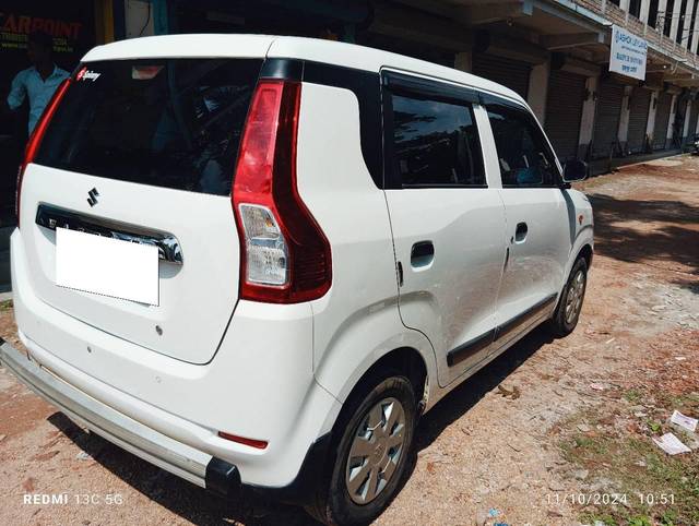 https://images10.gaadi.com/usedcar_image/4586841/original/processed_5598d2fd5608dd5a9b57958e54a0e630.jpg?imwidth=6401