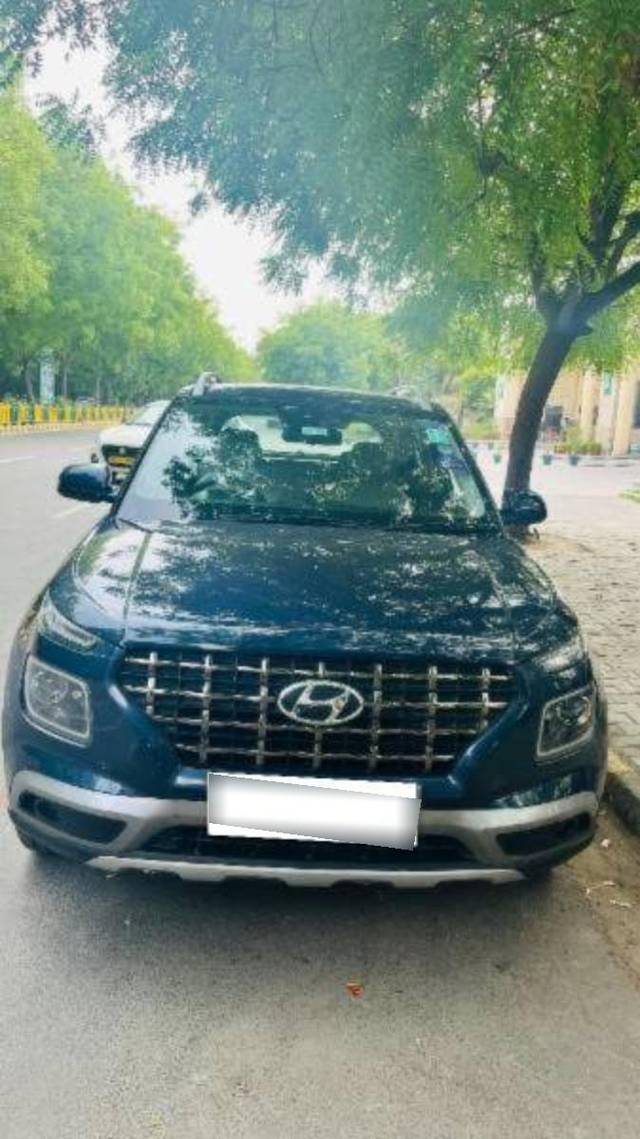 https://images10.gaadi.com/usedcar_image/4586845/original/processed_processed_768695cc-f9dd-49c7-b893-7e90d263fbea.jpeg?imwidth=6402