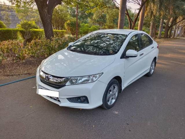 https://images10.gaadi.com/usedcar_image/4586853/original/processed_a35d4b3a-fdab-4b38-9437-ecb244bfa905.jpg?imwidth=6401