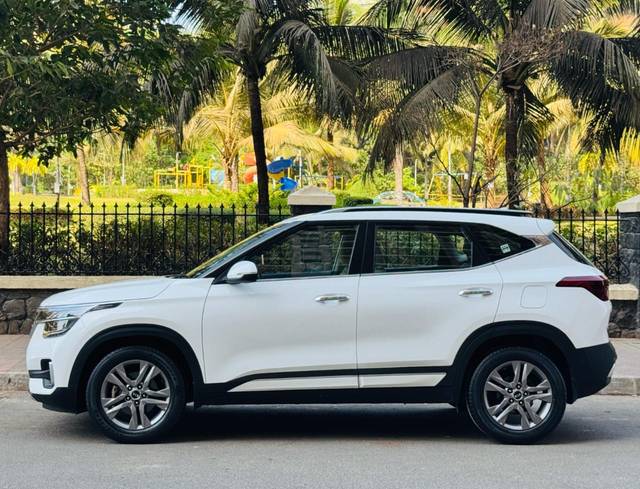 https://images10.gaadi.com/usedcar_image/4586906/original/802c01d15b773679c7adc6bded96c1a9.jpg?imwidth=6402