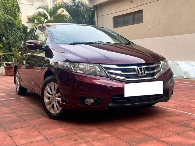 https://images10.gaadi.com/usedcar_image/4586907/original/processed_851d313df2a564e5515d5ecc905096a2.jpeg?imwidth=6400