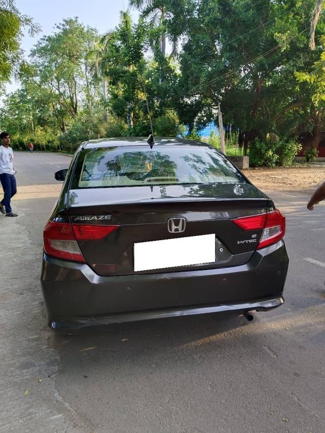 https://images10.gaadi.com/usedcar_image/4586911/original/processed_39b23e85a836aa01123175396d7bd57d.jpg?imwidth=6401