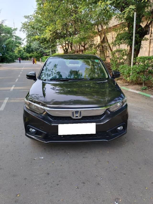 https://images10.gaadi.com/usedcar_image/4586911/original/processed_62b83ba1821e17a77af11feeb4f6c10d.jpg?imwidth=6400
