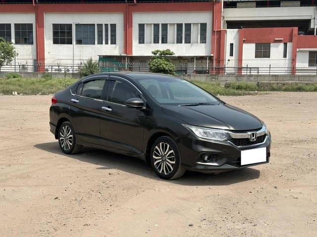 https://images10.gaadi.com/usedcar_image/4586913/original/processed_1211adacc8934cbcc6731f0cbfb0e6fd.jpg?imwidth=6400