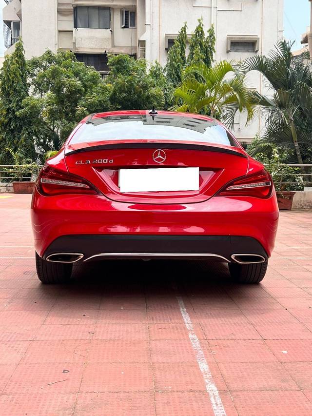 https://images10.gaadi.com/usedcar_image/4586915/original/processed_2edf543e1e5d21ce490ed8931df3dab4.jpeg?imwidth=6402