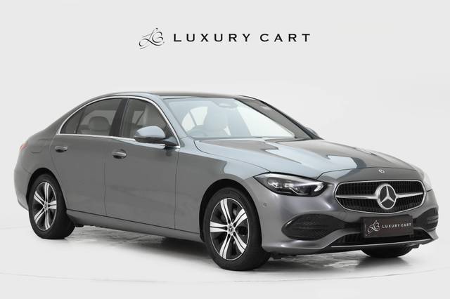 https://images10.gaadi.com/usedcar_image/4586932/original/processed_80511428bd25f14fa1d0ad192d4776e8.jpg?imwidth=6400